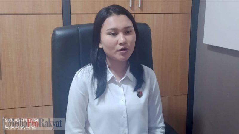 Keterangan Gambar: Kanit PPA Polresta Manokwari, Ipda Tiara Paulin Sitorus, saat bertemu dengan wartawan di ruang kerjanya, Senin (14/7).
