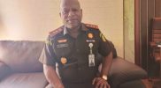 Foto: Kepala Kejaksaan Negeri Teluk Bintuni, Jusak Elkana Ayomi, S.H., M.H., saat memberikan keterangan kepada wartawan.
