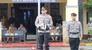 Kapolres Teluk Bintuni, AKBP Hari Susanto, S.I.K., saat memimpin apel dalam salah satu kegiatan di lingkungan Polres Teluk Bintuni. (Foto: Humas Polres Teluk Bintuni)