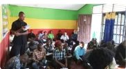 Keterangan Gambar: Seminar berlangsung dengan lancar dan ditutup dengan sesi foto bersama pada hari yang sama. Kegiatan ini dilaksanakan di Auditorium Asrama Mahasiswa Yalimo, Kelurahan Amban, Kabupaten Manokwari, Provinsi Papua Barat.