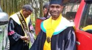 Keterangan Gambar: Juliuanus Surabut, wartawan Mediaprorakyat.com, resmi menyandang gelar Ahli Madya Pertanian (A.Md.P) dari Program Studi D-III Budidaya Tanaman Pangan, Universitas Papua (UNIPA) Manokwari, pada 13 Agustus 2025. (Foto: Dokumen Pribadi/MPR)