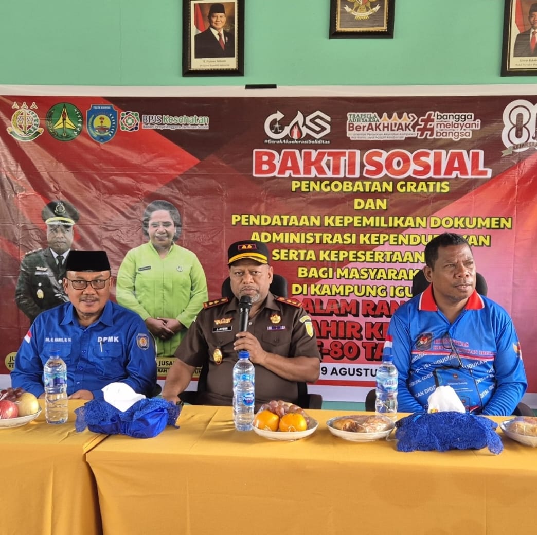 Kejaksaan Negeri Teluk Bintuni Gelar Pengobatan Gratis, Pendataan Administrasi Kependudukan, dan BPJS Kesehatan Sambut HUT Kejaksaan ke-80