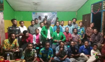 Keterangan gambar: Ikatan Mahasiswa Kabupaten Yalimo saat menggelar konferensi pers di Aula Asrama Mahasiswa Yalimo.