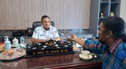 Keterangan gambar: Plt. Kepala Inspektorat Papua Barat, Dr. Erwin P.H. Saragih, S.H., M.H., saat diwawancarai wartawan Mediaprorakyat.com di ruang kerjanya, Rabu (24/9/2025).