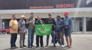 Ketua DPW PPP Papua Barat, Yasman Yasir, S.E., bersama rombongan saat berada di Bandara Siboru Fakfak, Kamis (25/9/2025).