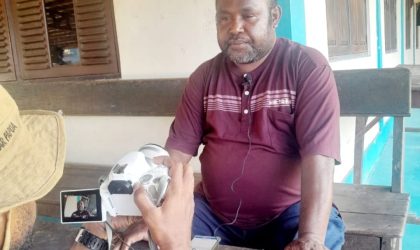 Ketua LMA Suku Besar Sebyar, Nuh Inai, saat memberikan keterangan kepada media. (Foto: Istimewa)