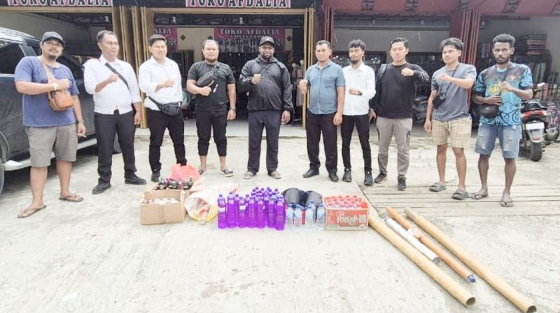 Polres Teluk Bintuni Amankan Puluhan Botol Miras dan Meriam Spirtus Saat Operasi Bersinar Mansinam 2025