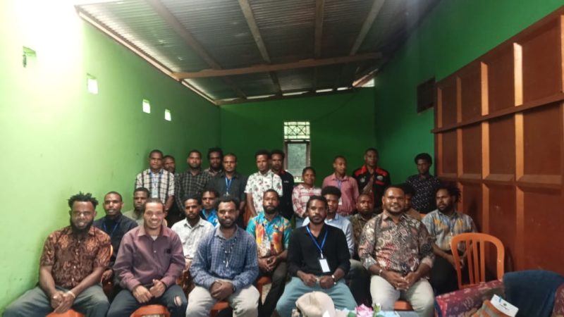 📸 Keterangan Gambar :
Setelah acara pembukaan Rapat Umum Anggota (RUA) ke-15, para peserta dan tamu undangan berfoto bersama. (Foto: JS / MPR) 