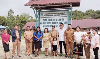 Kepala Dinas Pendidikan Teluk Bintuni Tinjau Sekolah di Wilayah Moskona, Pastikan Fasilitas Pendidikan Berjalan Baik