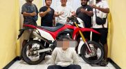 Team Macan Gunung Polres Teluk Bintuni Amankan Terduga Pelaku Curanmor (Wajah Diblur) di Kompleks Nusantara 2 (Dok: Reskrim Polres Teluk Bintuni)