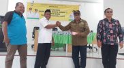Wabup Joko Linggara Serahkan Dana Padat Karya Tahap II untuk Enam Pokja di Distrik Babo
