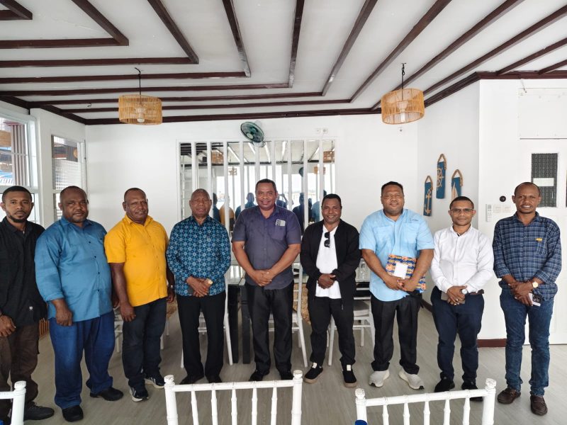 Sebelum ke LNG Tangguh, Gubernur Papua Barat, Drs Dominggus Mandacan , M. Si Diminta Penuhi Komitmen Bertemu Masyarakat Adat Suku Sebyar