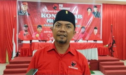 Ketua DPC PDIP Teluk Bintuni periode 2025–2030: Ma'dika, S.Pd