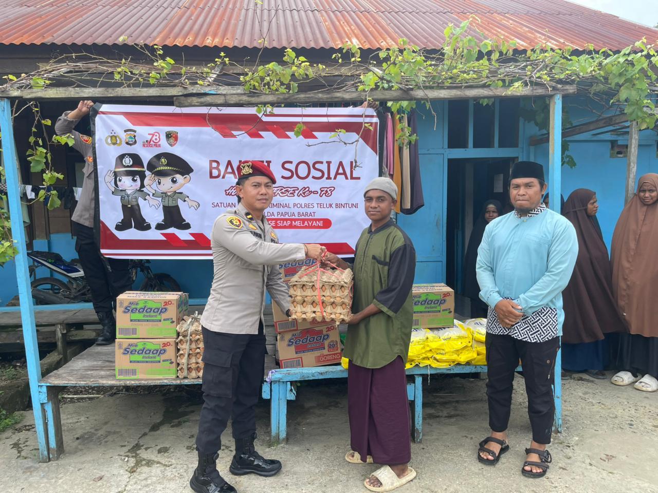 Satreskrim Polres Teluk Bintuni Bagikan Sembako untuk Panti Asuhan dan Warga, Rayakan HUT Reserse ke-78